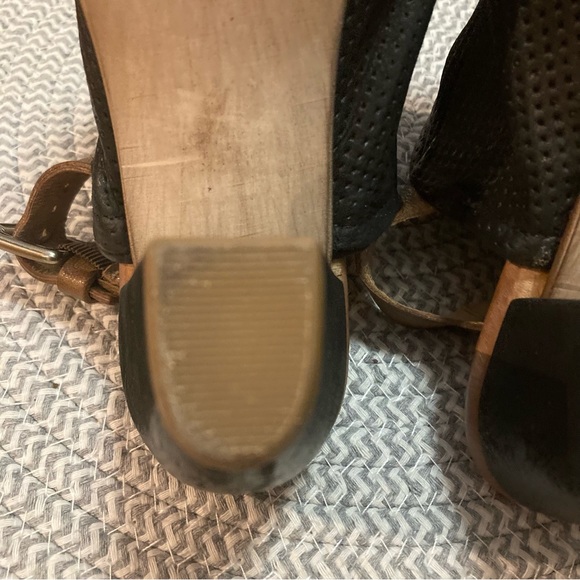 Miz Mooz Open Toe Sandal - Picture 4 of 11